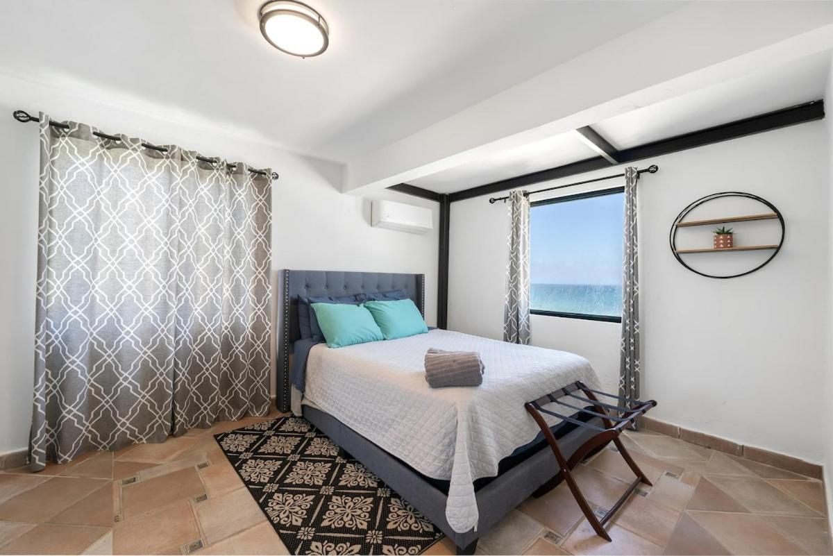 4 Bedroom Kikita Beach Villa Oceanfront W Pool Dorado Exterior photo