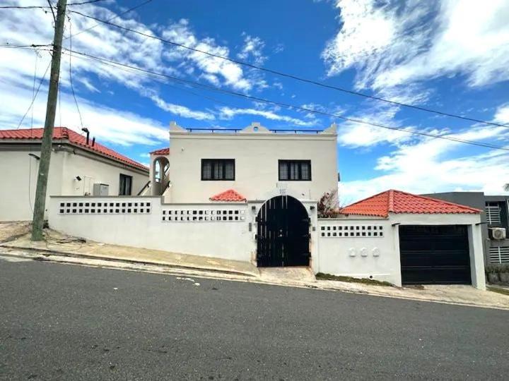 4 Bedroom Kikita Beach Villa Oceanfront W Pool Dorado Exterior photo