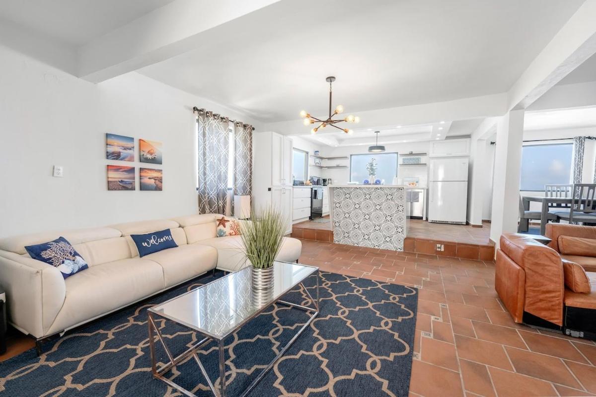 4 Bedroom Kikita Beach Villa Oceanfront W Pool Dorado Exterior photo