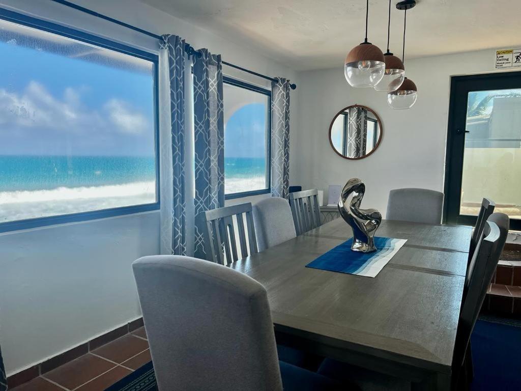 4 Bedroom Kikita Beach Villa Oceanfront W Pool Dorado Exterior photo